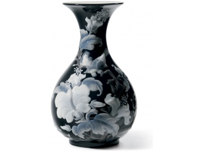 Sparrows Vase. Black