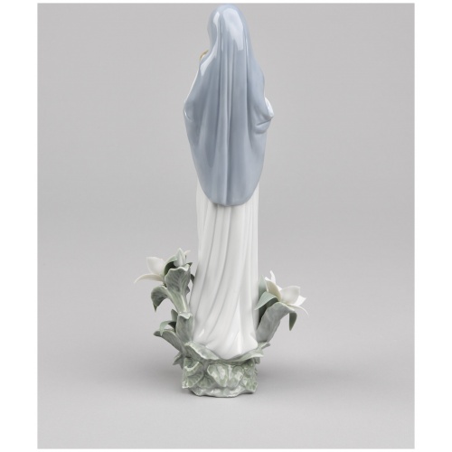 Madonna of The Flowers Figurine 10