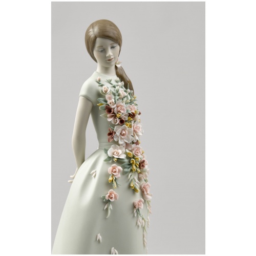 Haute Allure Sweet Elegance Woman Figurine. Limited Edition 10