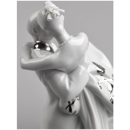 The Happiest Day Couple. Figurine. Silver luster 6