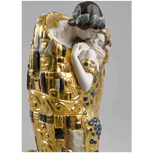 The Kiss Couple Sculpture. Golden Luster 7