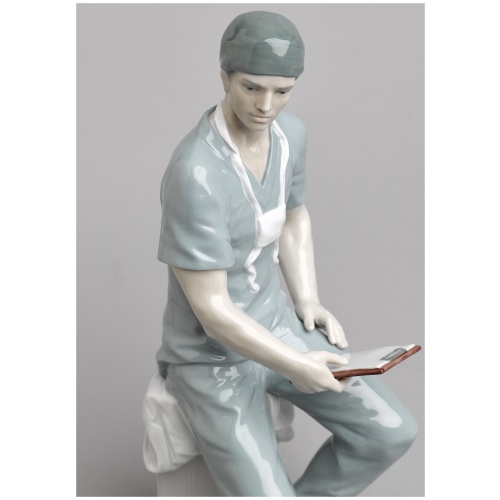 Surgeon Figurine 6