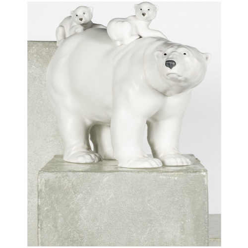 Mummy Bear and Babies Figurine 5