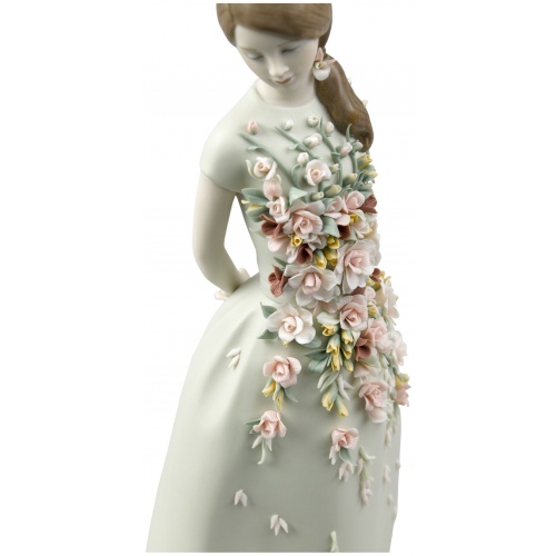 Haute Allure Sweet Elegance Woman Figurine. Limited Edition 5