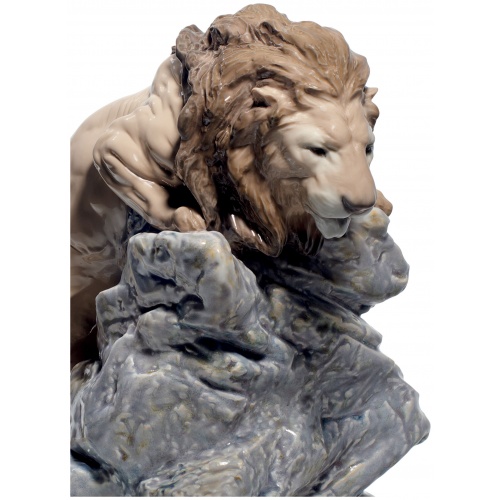 Lion Pouncing Figurine 6