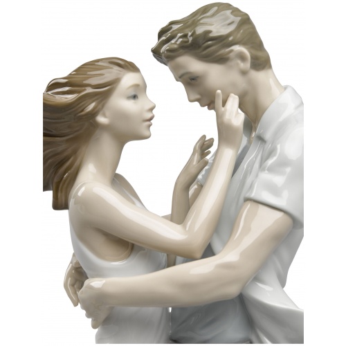 The Thrill of Love Couple Figurine 5