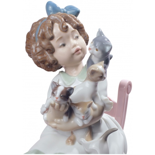 My Little Family Girl Figurine 5