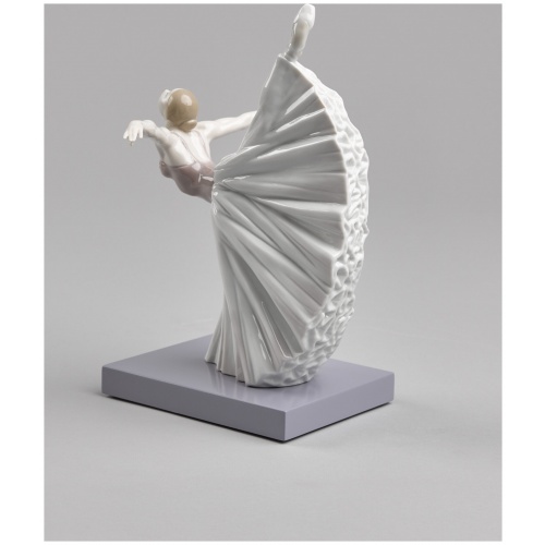 Giselle Arabesque Ballet Figurine 9