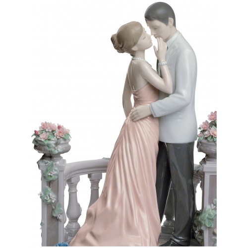 Moonlight Love Couple Figurine. Limited Edition 6