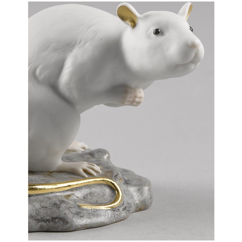 The Rat Mini Figurine 7