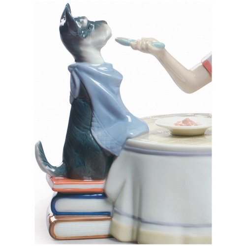 Tea Time Girl Figurine 5