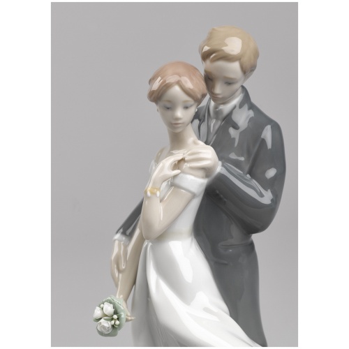 Everlasting Love Couple Figurine 9