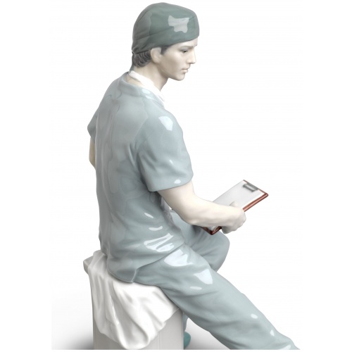 Surgeon Figurine 5