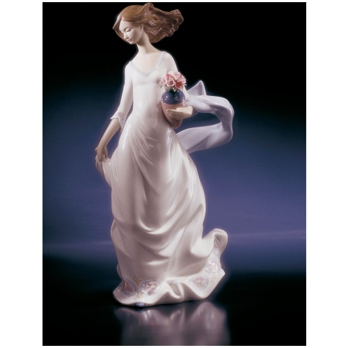 Reverie Moment Woman Figurine 6