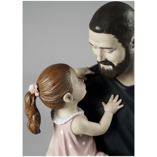 In Daddy’s Arms Figurine 7