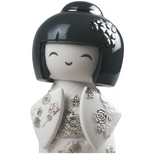 Kokeshi I Figurine. Silver Lustre 5