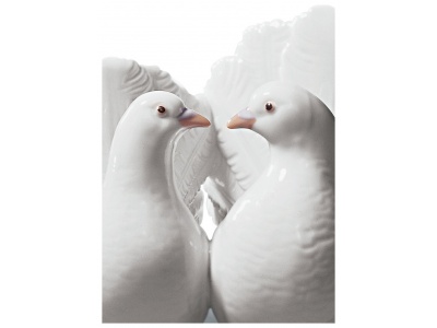 Couple of Doves Figurine 3