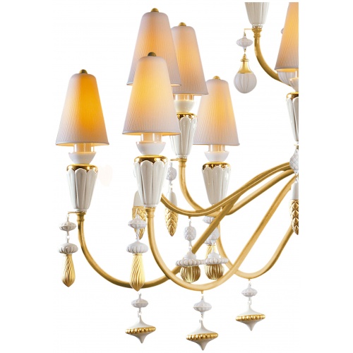 Ivy and Seed 32 Lights Chandelier. Large Model. Golden Luster (CE/UK) 8