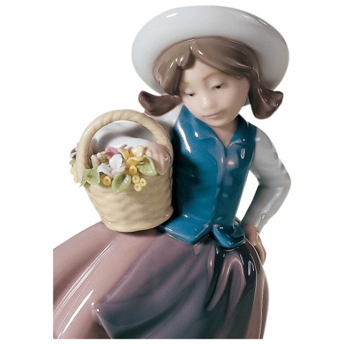 Sweet Scent Girl Figurine 5