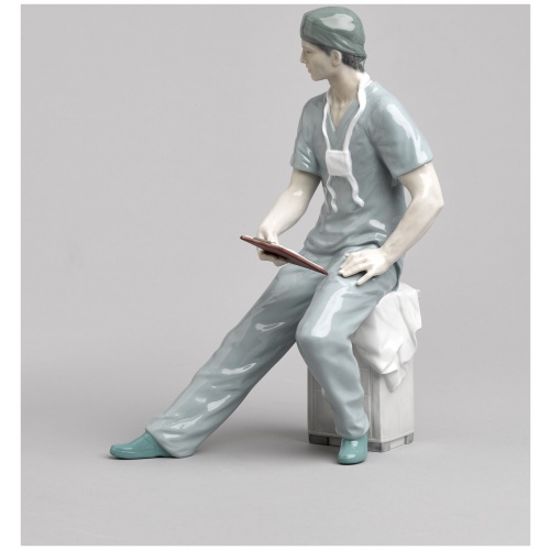 Surgeon Figurine 7