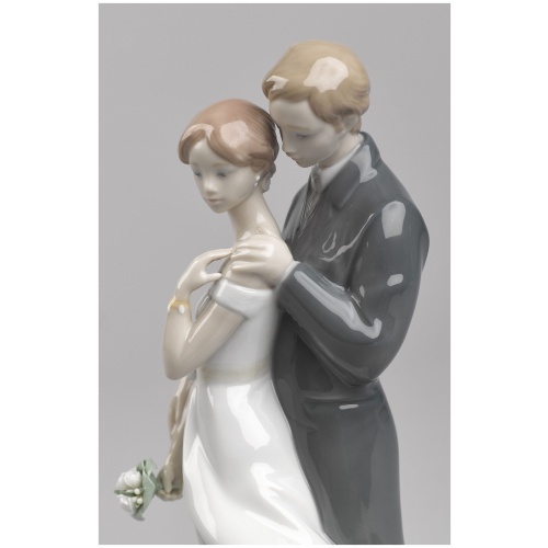 Everlasting Love Couple Figurine 6