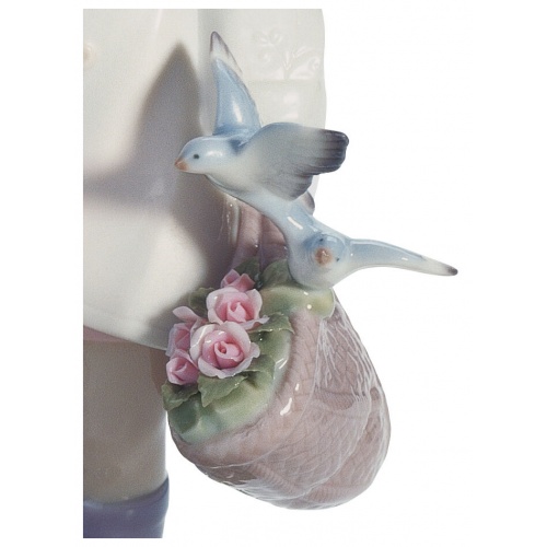 Delicate Nature Girl Figurine 7