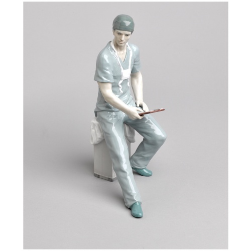 Surgeon Figurine 10