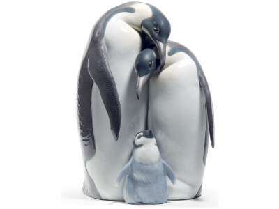 Penguin Family Figurine