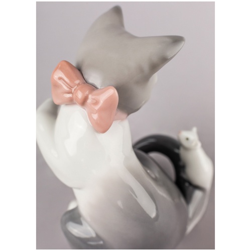 Cat and Mouse Figurine 5