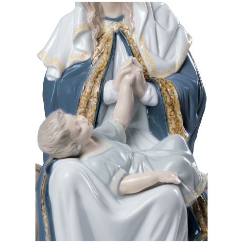 Our Lady of Divine Providence Figurine 5