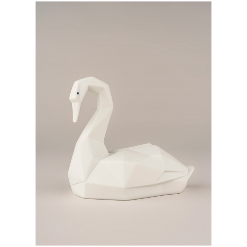 Swan Figurine. Matte White 10