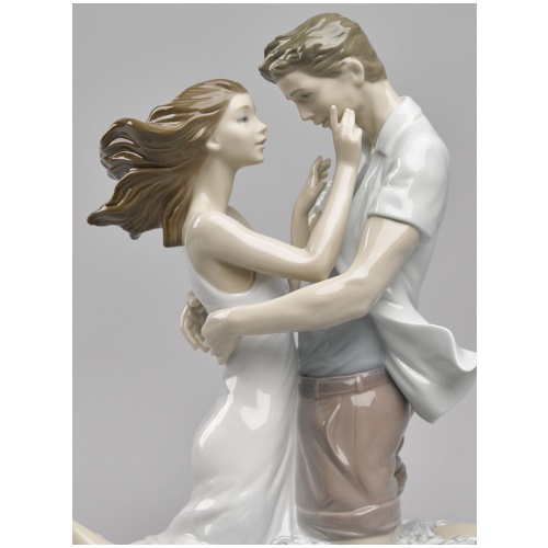 The Thrill of Love Couple Figurine 7