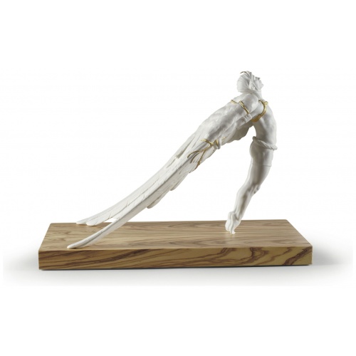 Icarus Figurine 7