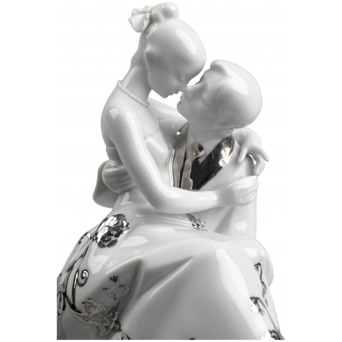 The Happiest Day Couple. Figurine. Silver luster 5