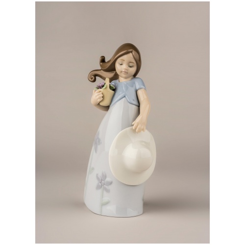 Little Violet Girl Figurine 8