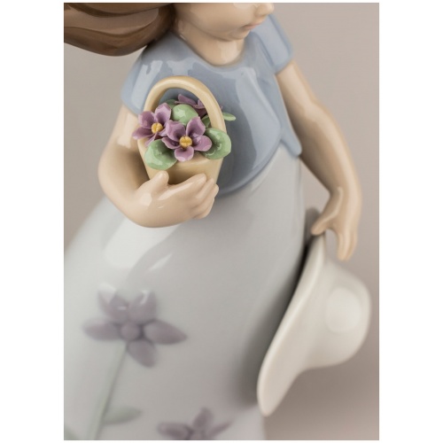 Little Violet Girl Figurine 9