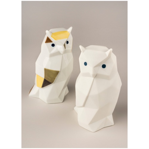 Owl Figurine. Matte White 8