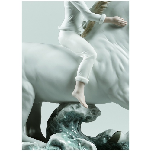 Riding her horse on the seashore Horse & Woman Figurine 6