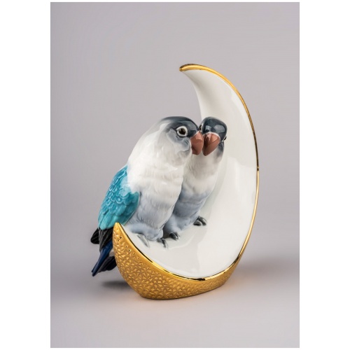 Fly Me to The Moon Birds Figurine. Golden Lustre 5